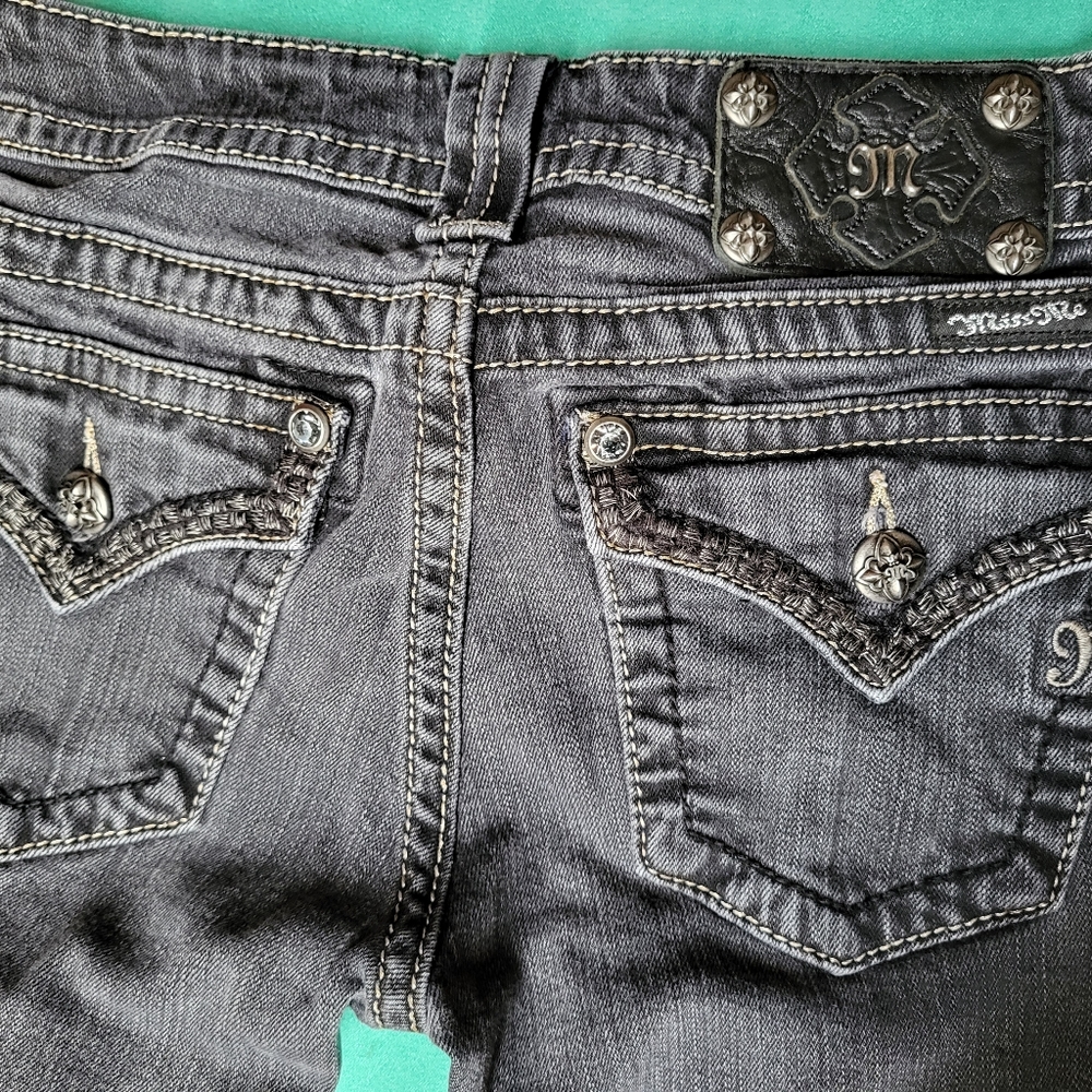Grey skinny miss me jeans size 27